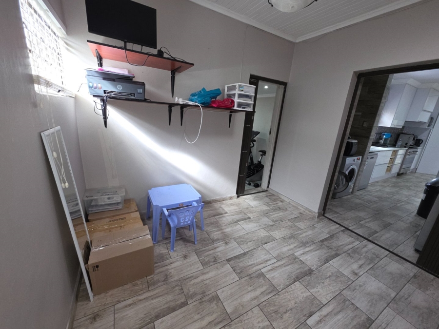 5 Bedroom Property for Sale in Secunda Mpumalanga