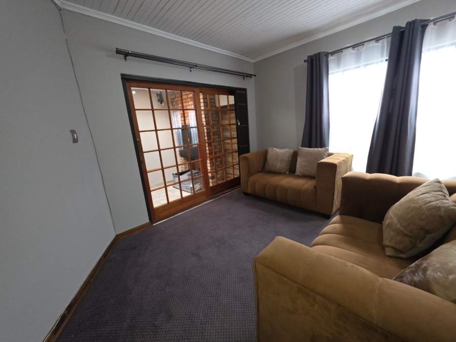 5 Bedroom Property for Sale in Secunda Mpumalanga