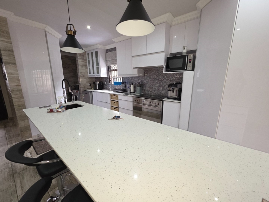 5 Bedroom Property for Sale in Secunda Mpumalanga