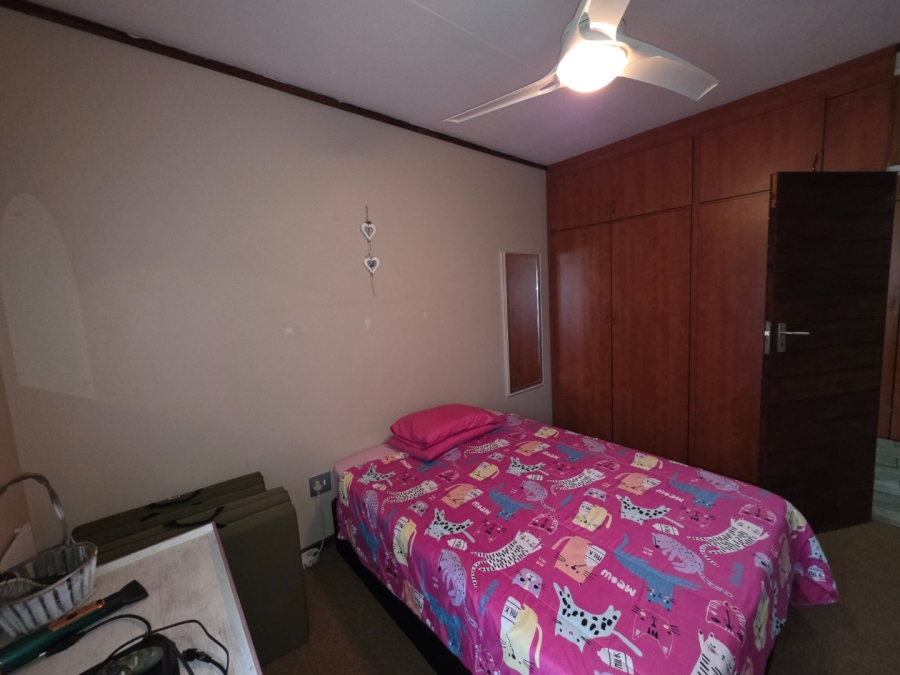 5 Bedroom Property for Sale in Secunda Mpumalanga