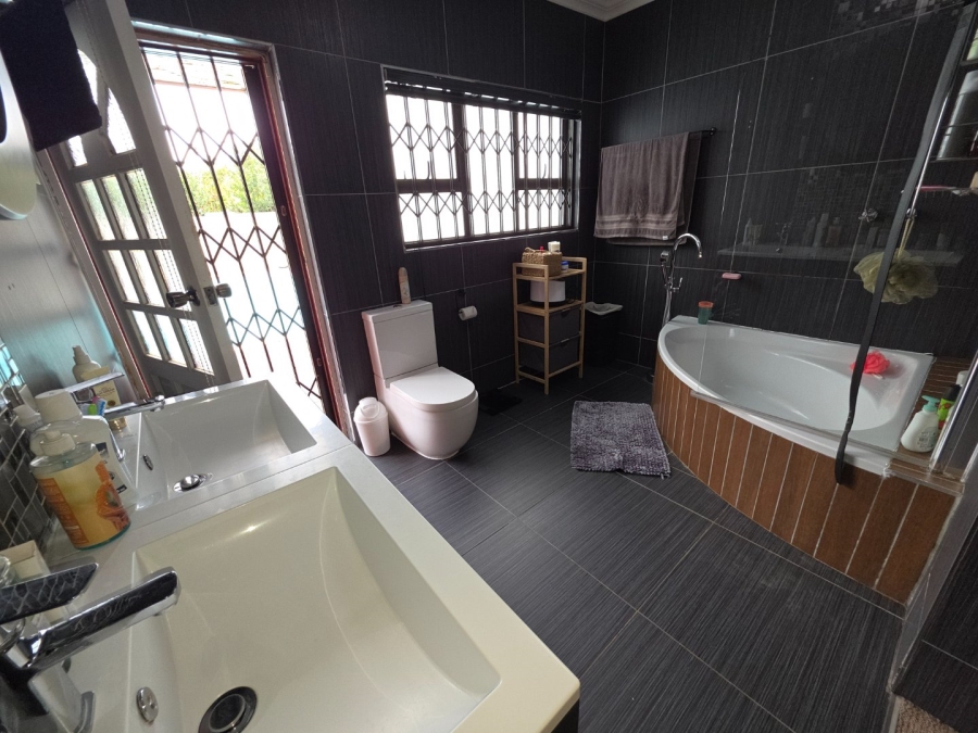 5 Bedroom Property for Sale in Secunda Mpumalanga