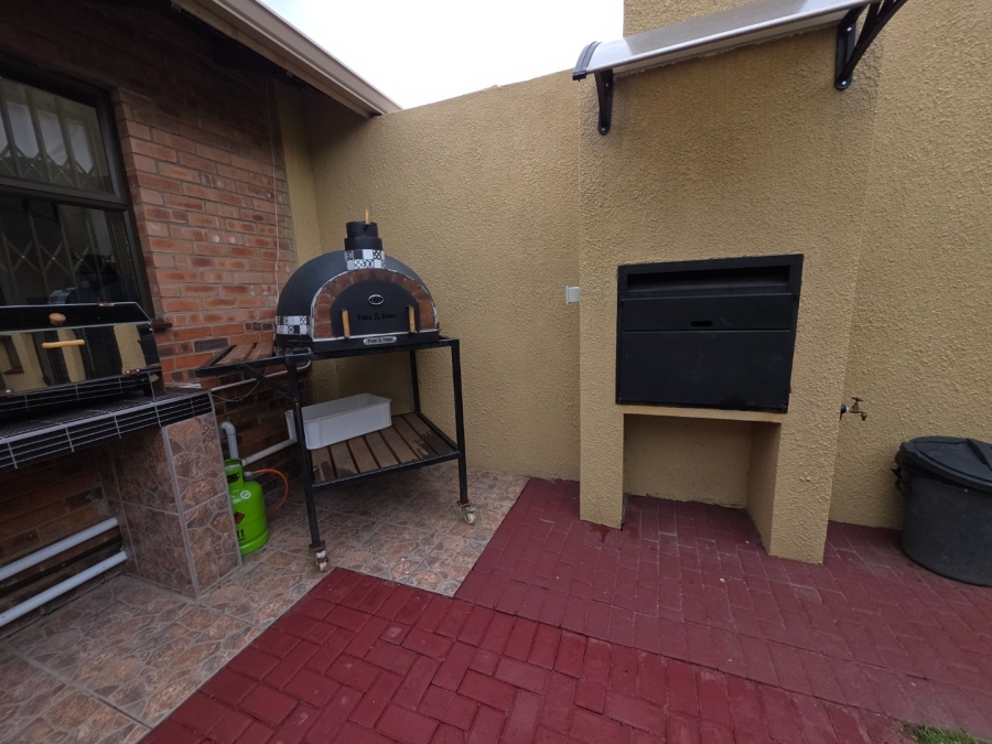 5 Bedroom Property for Sale in Secunda Mpumalanga