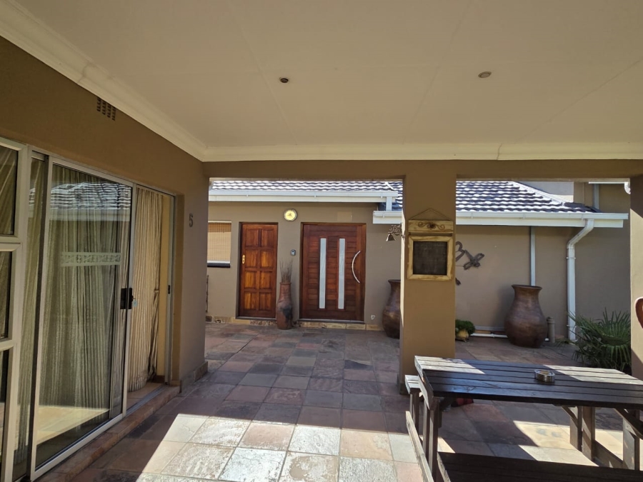 7 Bedroom Property for Sale in Standerton Mpumalanga