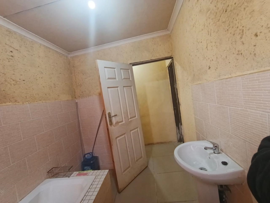 To Let 2 Bedroom Property for Rent in Mashishing Mpumalanga