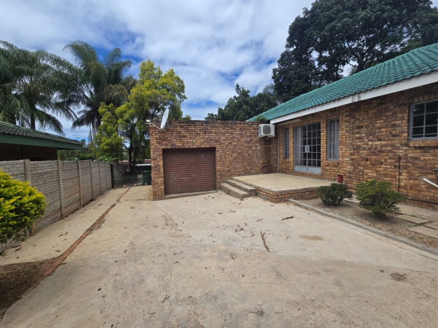5 Bedroom Property for Sale in Colts Hill Mpumalanga