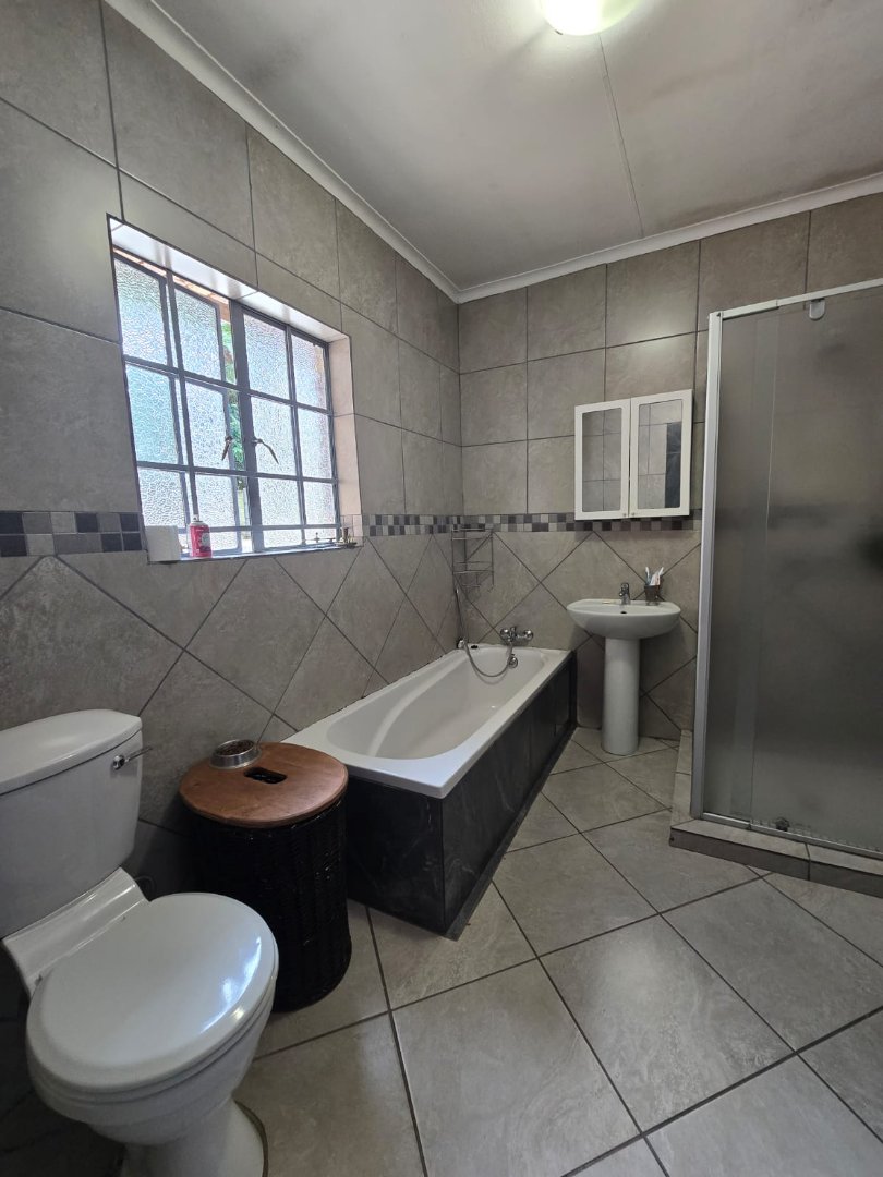 5 Bedroom Property for Sale in Colts Hill Mpumalanga
