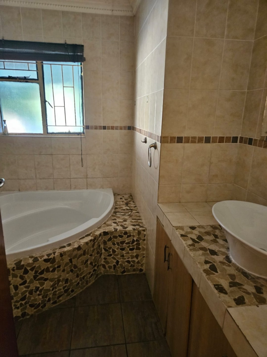 4 Bedroom Property for Sale in Reyno Ridge Mpumalanga