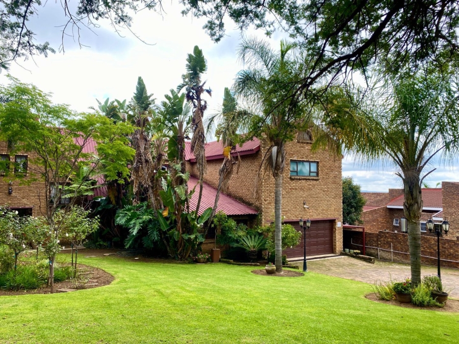 5 Bedroom Property for Sale in Ben Fleur Mpumalanga