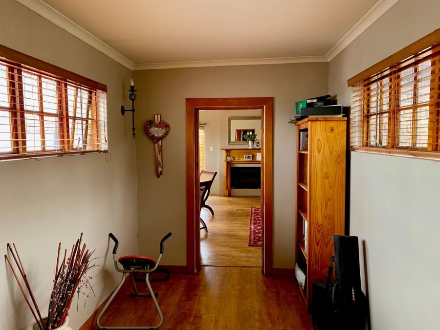 5 Bedroom Property for Sale in Ben Fleur Mpumalanga