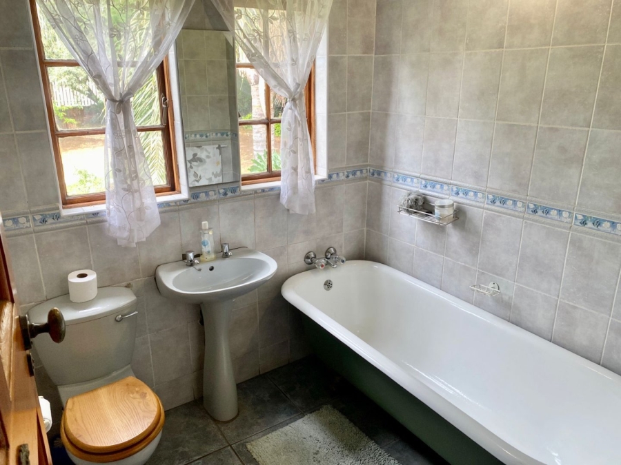 5 Bedroom Property for Sale in Ben Fleur Mpumalanga