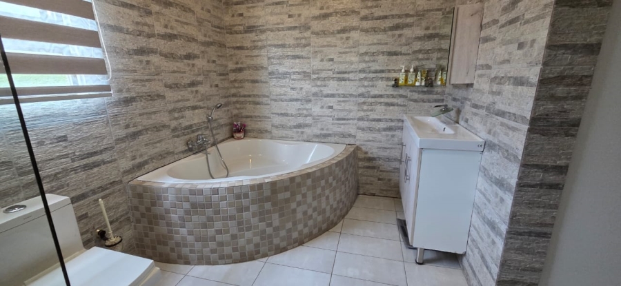 4 Bedroom Property for Sale in Stanfield Hill Mpumalanga