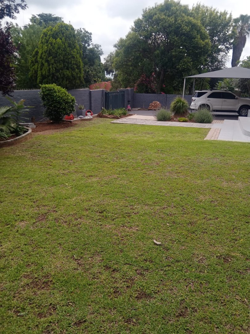 5 Bedroom Property for Sale in Model Park Mpumalanga