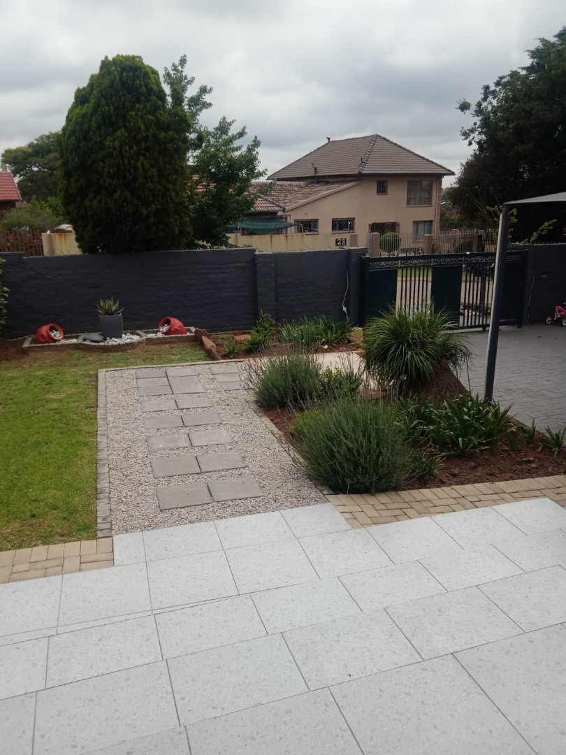 5 Bedroom Property for Sale in Model Park Mpumalanga