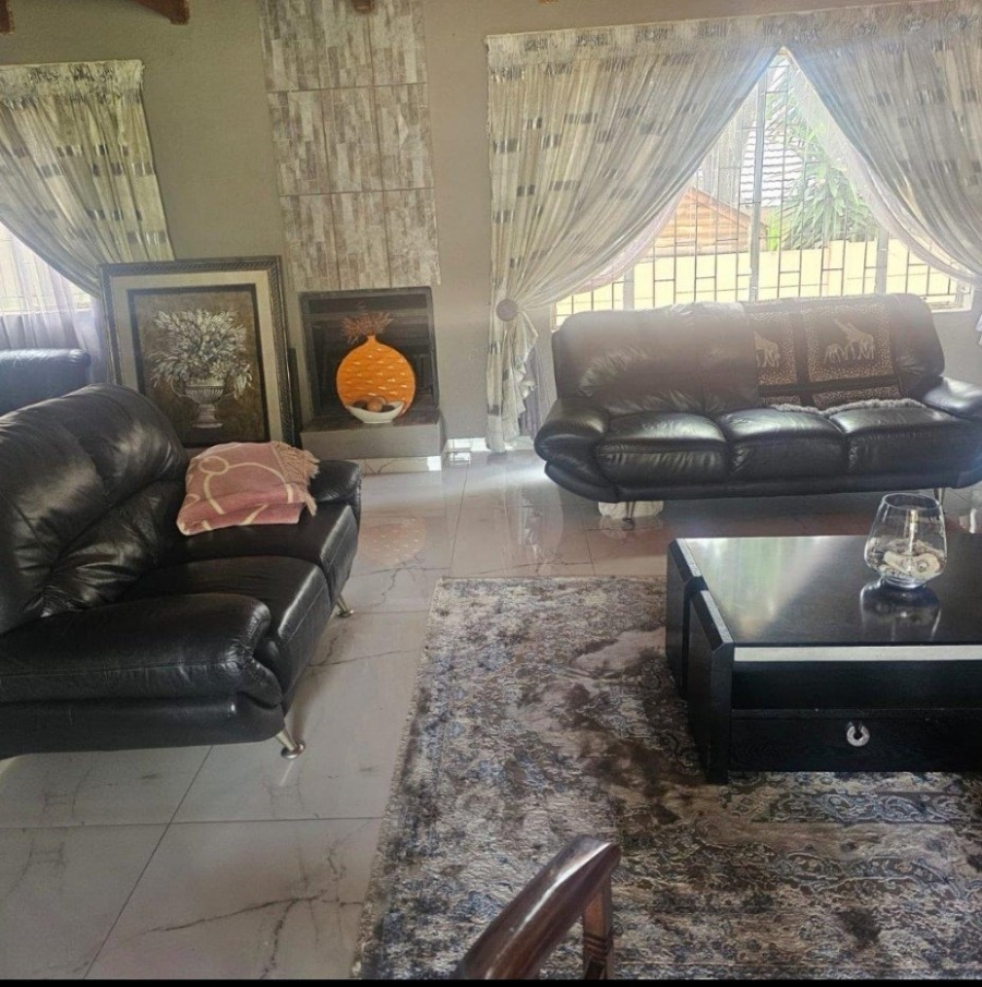 5 Bedroom Property for Sale in Model Park Mpumalanga