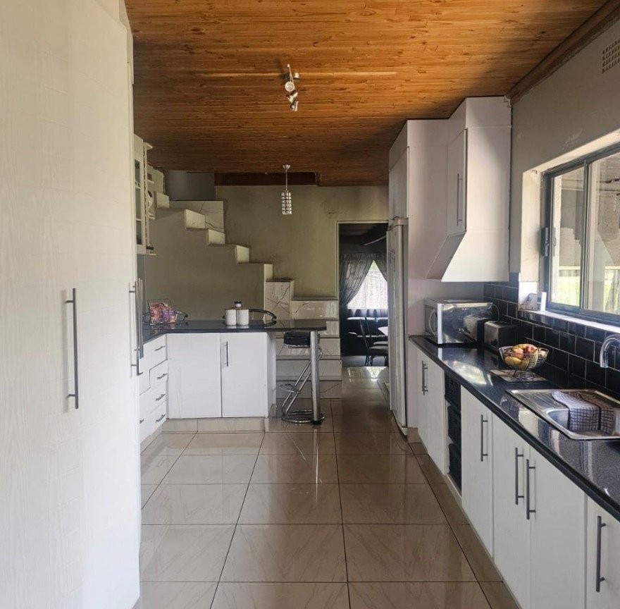 5 Bedroom Property for Sale in Model Park Mpumalanga
