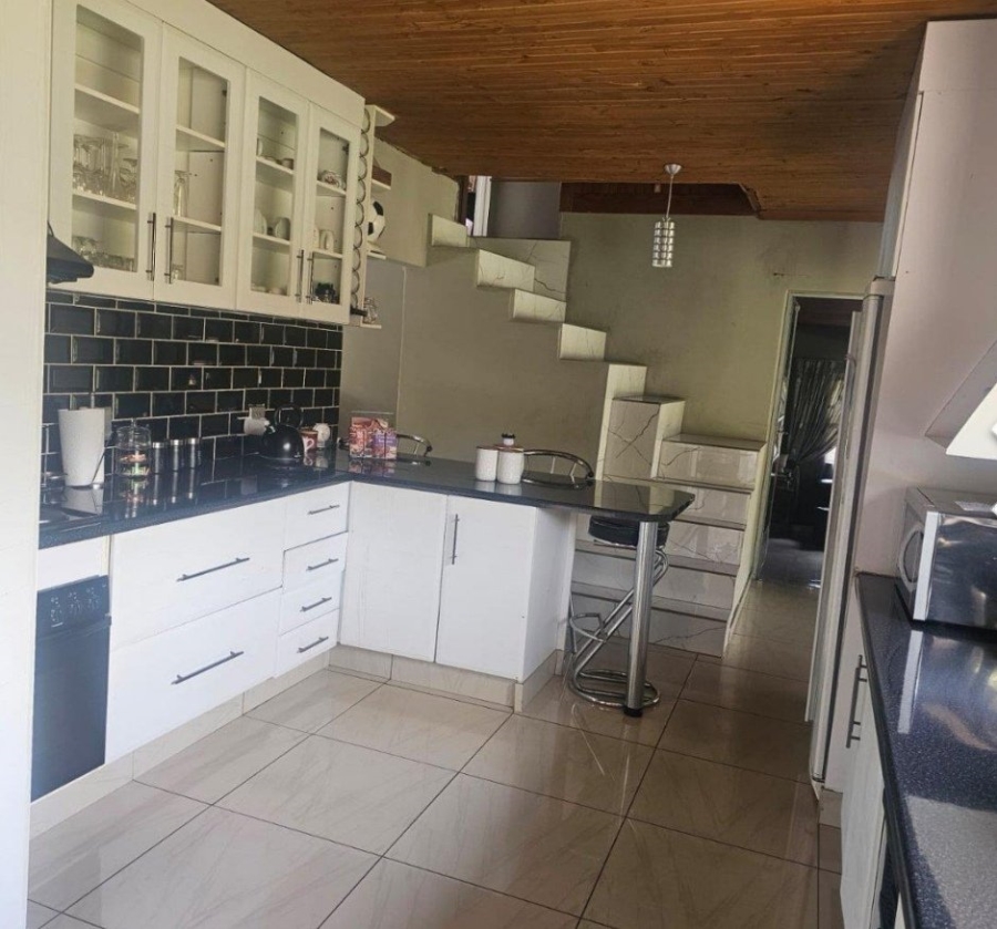 5 Bedroom Property for Sale in Model Park Mpumalanga