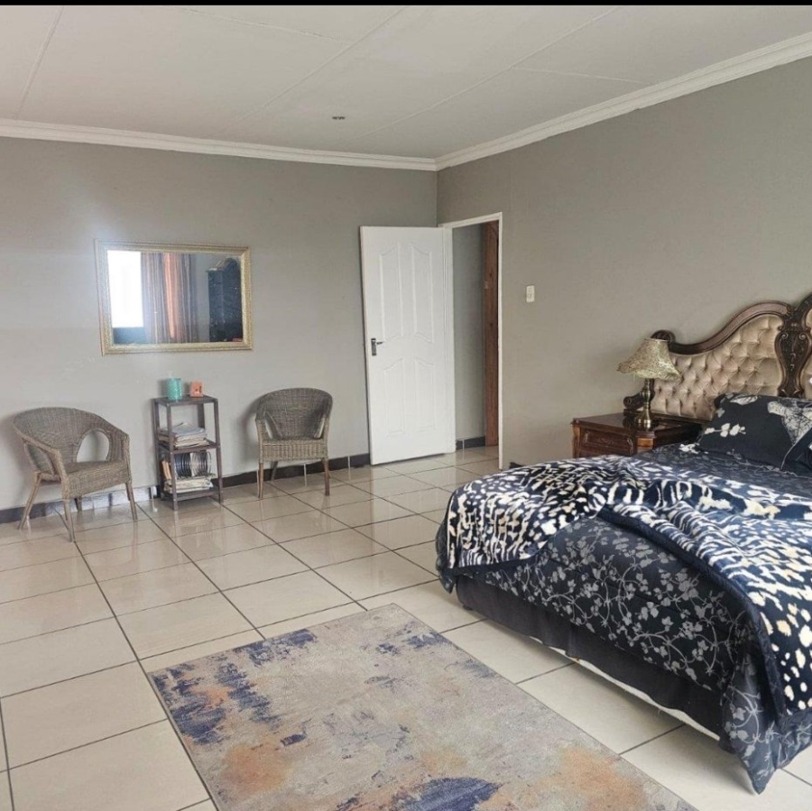 5 Bedroom Property for Sale in Model Park Mpumalanga