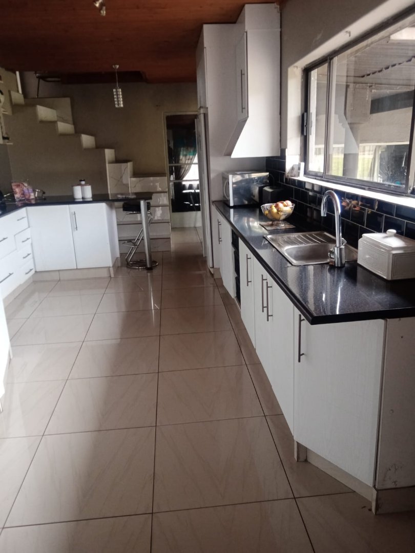 5 Bedroom Property for Sale in Model Park Mpumalanga
