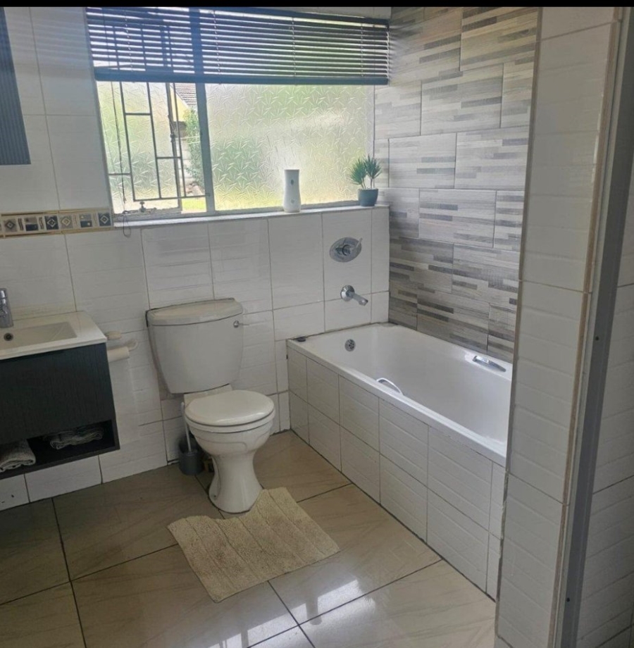 5 Bedroom Property for Sale in Model Park Mpumalanga
