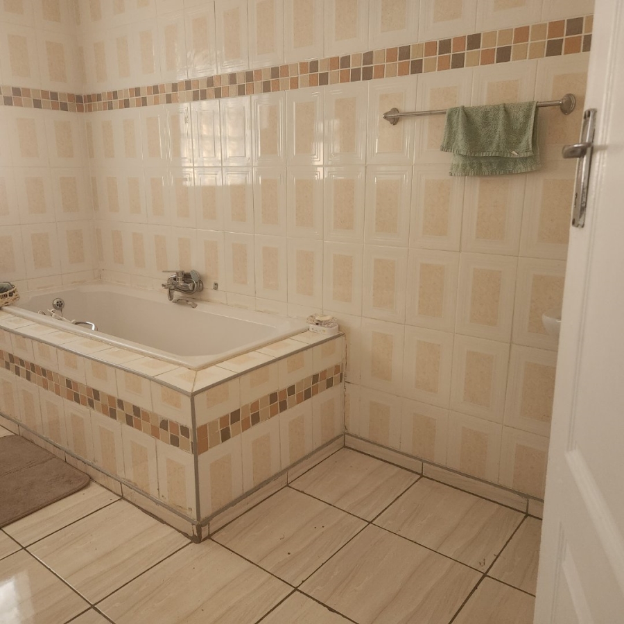 To Let 4 Bedroom Property for Rent in Standerton Mpumalanga