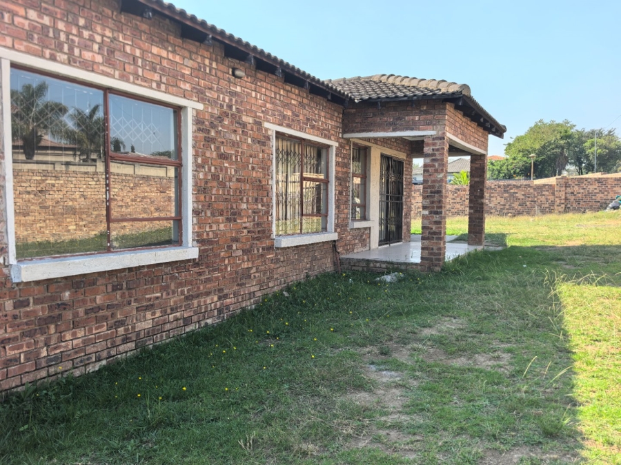 3 Bedroom Property for Sale in Die Heuwel Ext 4 Mpumalanga