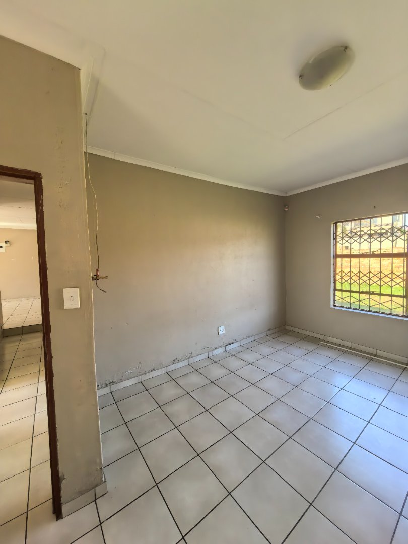 3 Bedroom Property for Sale in Die Heuwel Ext 4 Mpumalanga