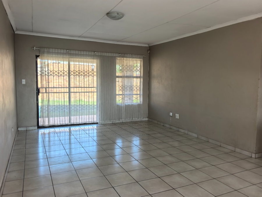 3 Bedroom Property for Sale in Die Heuwel Ext 4 Mpumalanga
