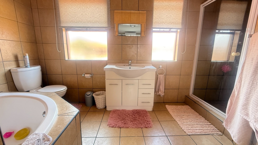 3 Bedroom Property for Sale in Middelburg Central Mpumalanga