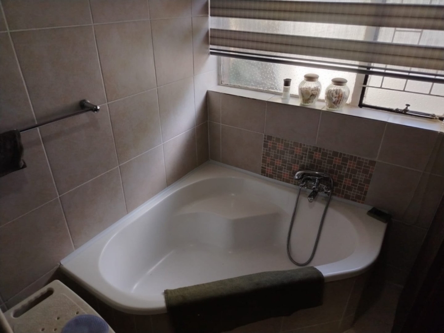 3 Bedroom Property for Sale in Model Park Mpumalanga