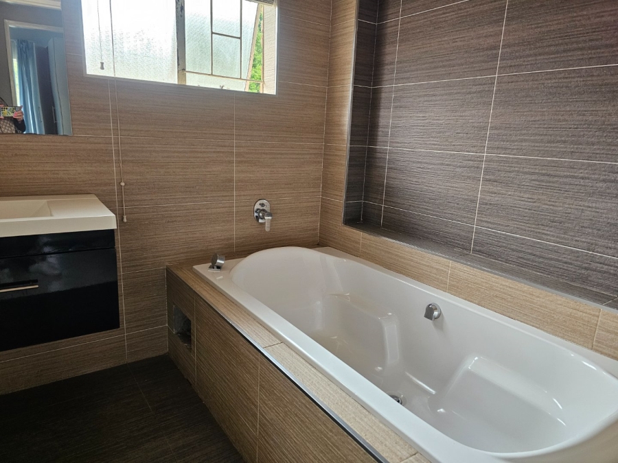 4 Bedroom Property for Sale in Parkville Mpumalanga