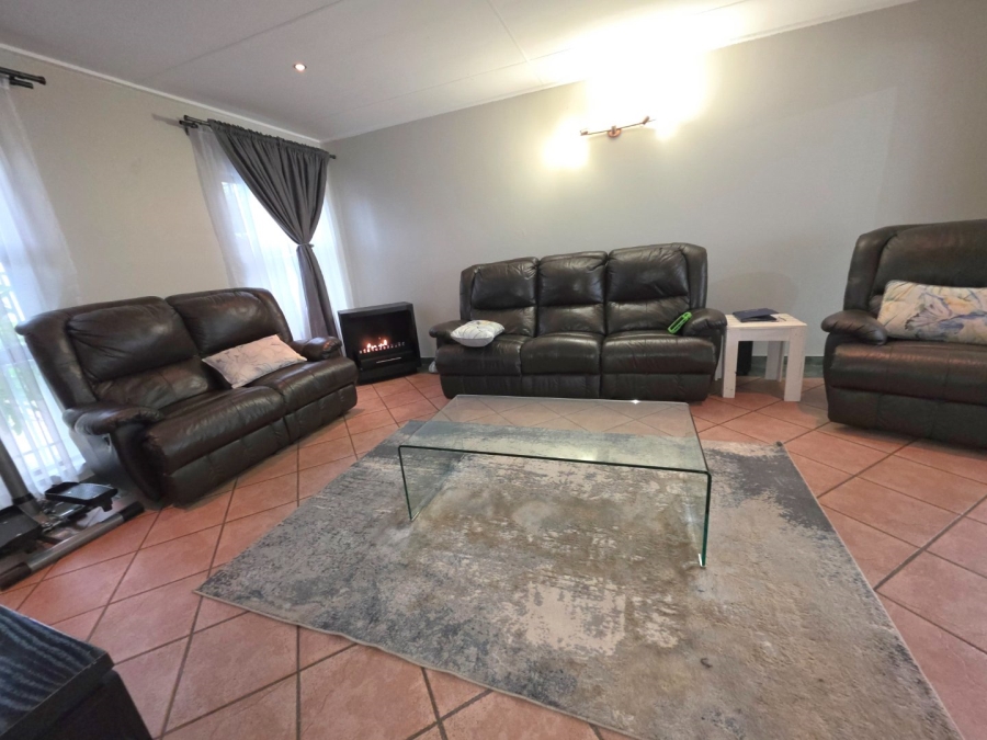 4 Bedroom Property for Sale in Kruinpark Mpumalanga