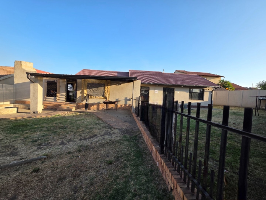 To Let 3 Bedroom Property for Rent in Secunda Mpumalanga
