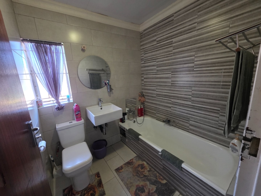3 Bedroom Property for Sale in Kruinpark Mpumalanga
