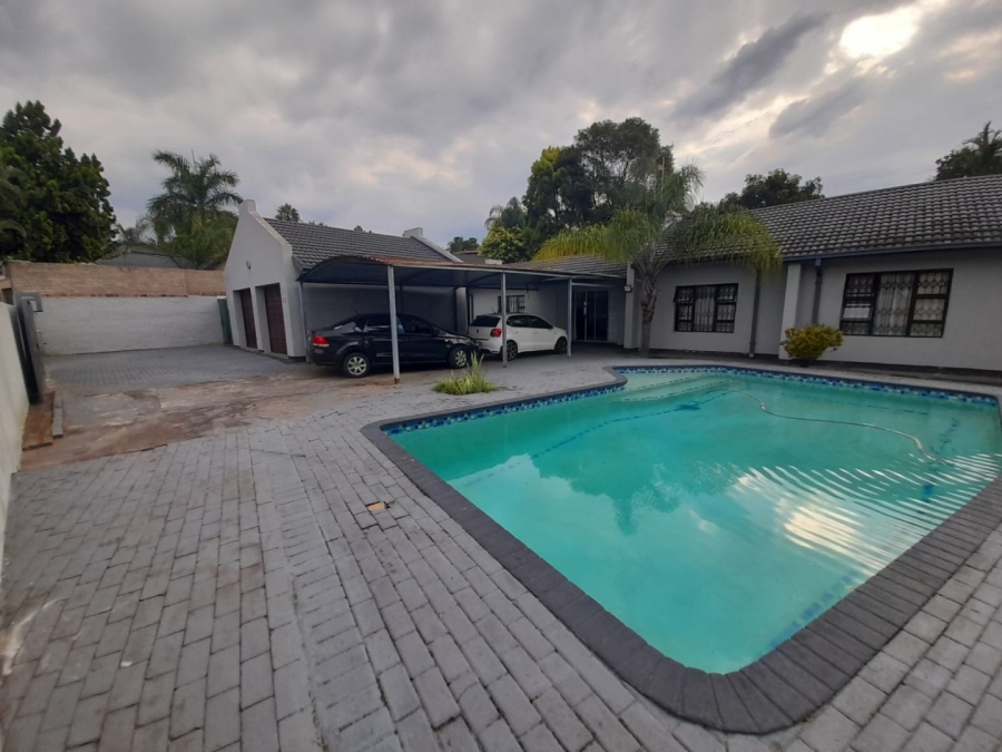 5 Bedroom Property for Sale in West Acres Ext 5 Mpumalanga