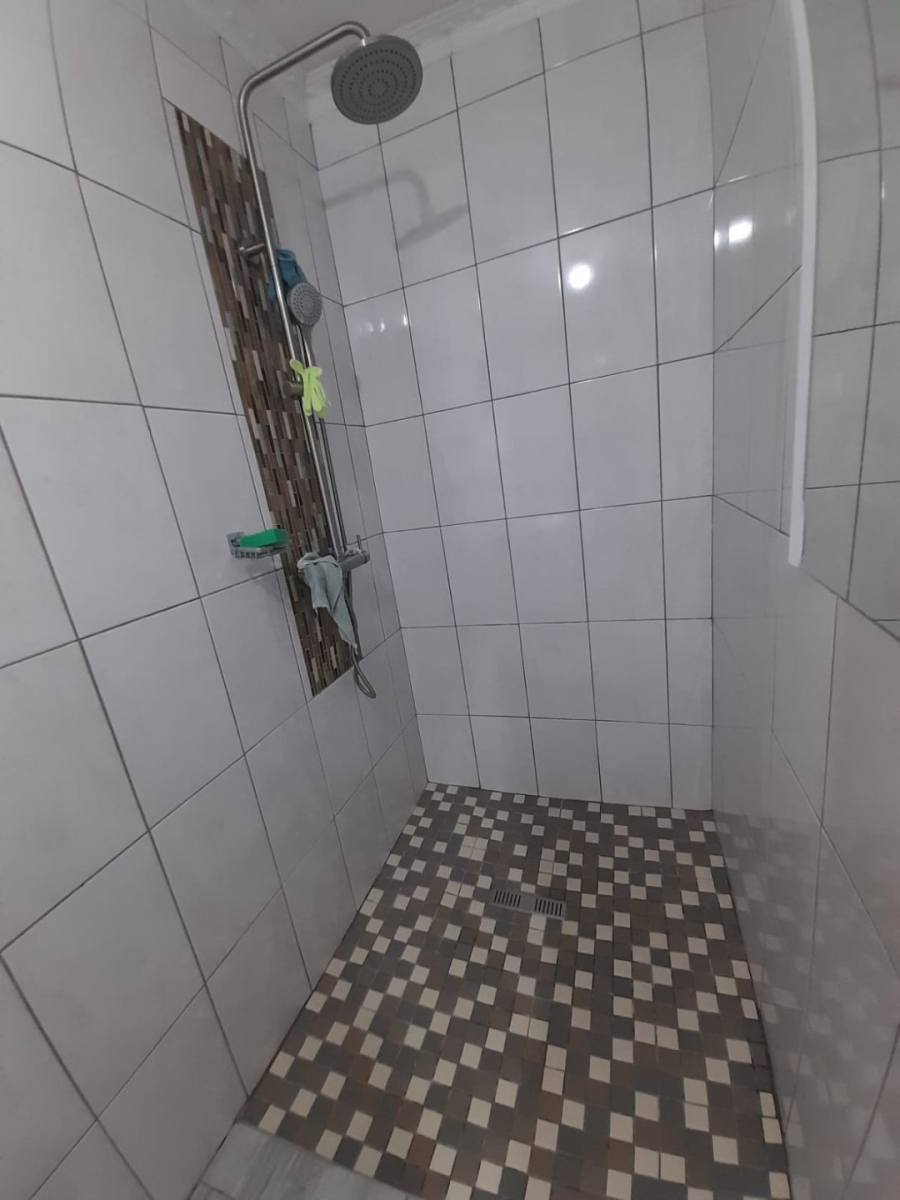 5 Bedroom Property for Sale in West Acres Ext 5 Mpumalanga