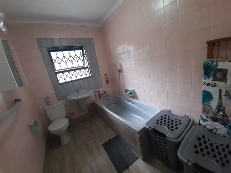 5 Bedroom Property for Sale in West Acres Ext 5 Mpumalanga