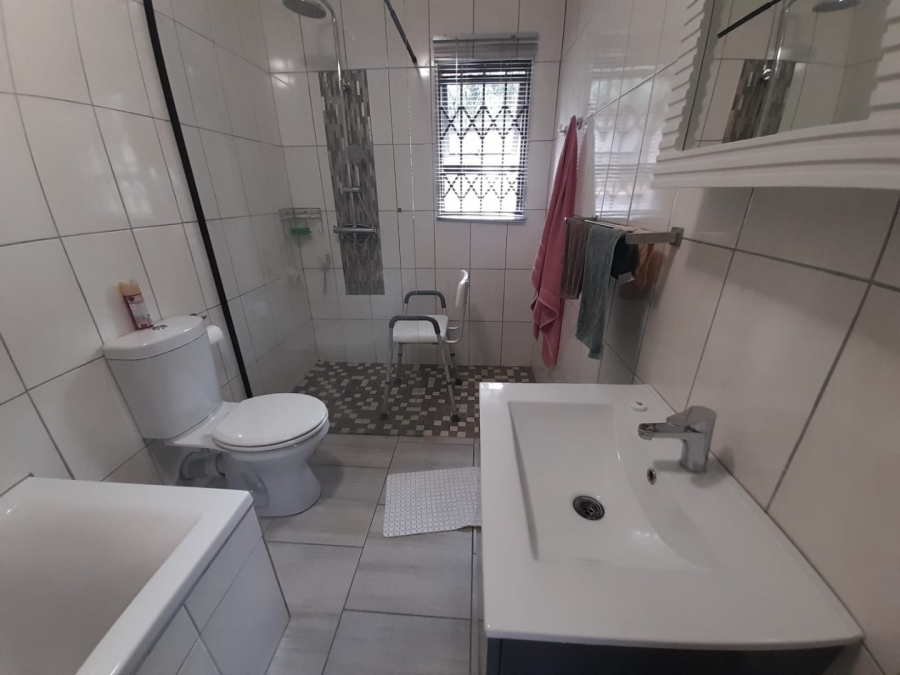 5 Bedroom Property for Sale in West Acres Ext 5 Mpumalanga