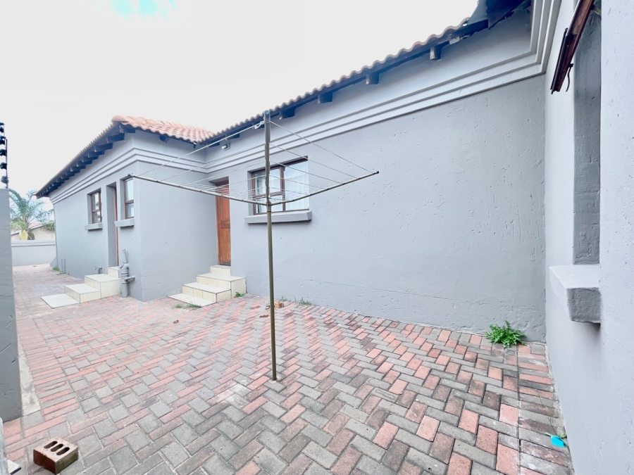 To Let 4 Bedroom Property for Rent in Aerorand Mpumalanga