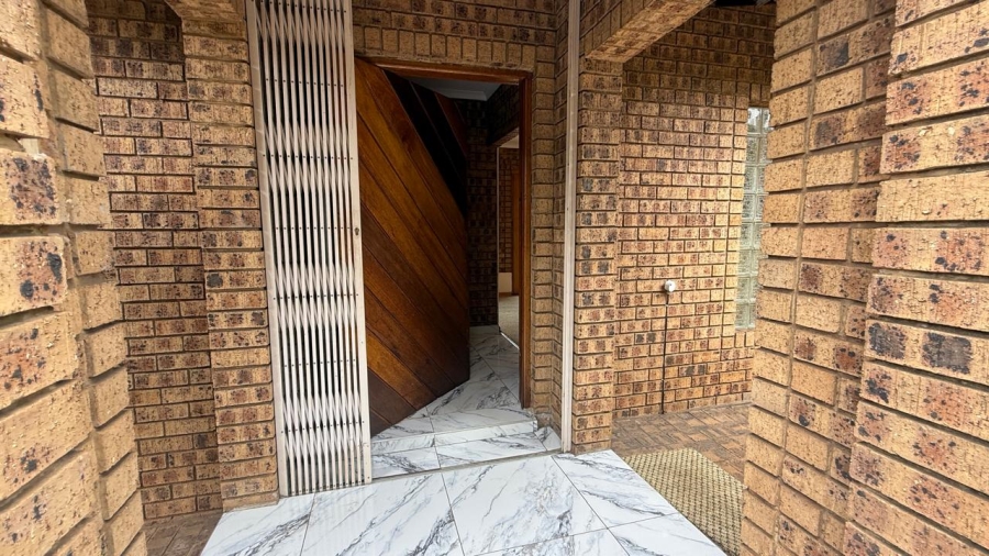 4 Bedroom Property for Sale in Aerorand Mpumalanga