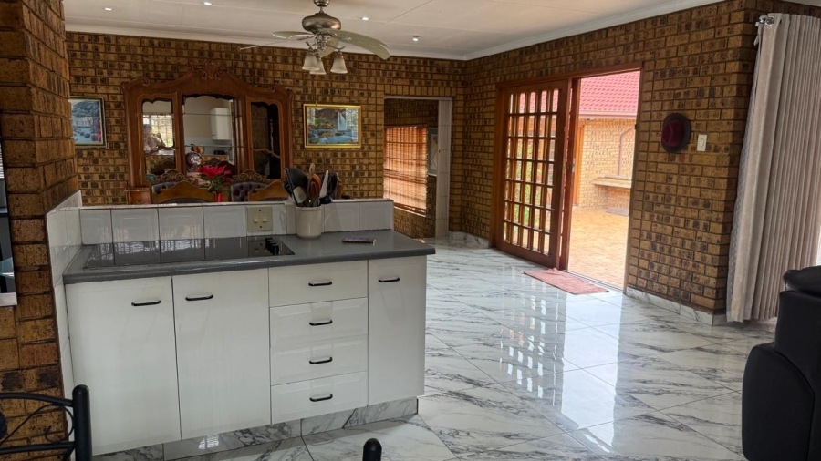 4 Bedroom Property for Sale in Aerorand Mpumalanga