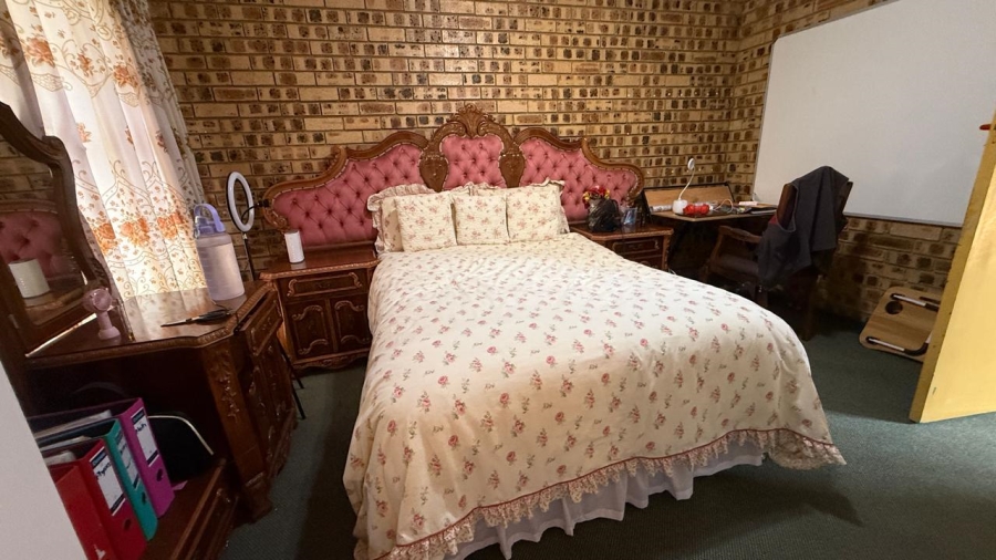 4 Bedroom Property for Sale in Aerorand Mpumalanga