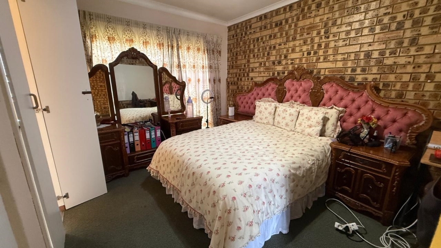 4 Bedroom Property for Sale in Aerorand Mpumalanga