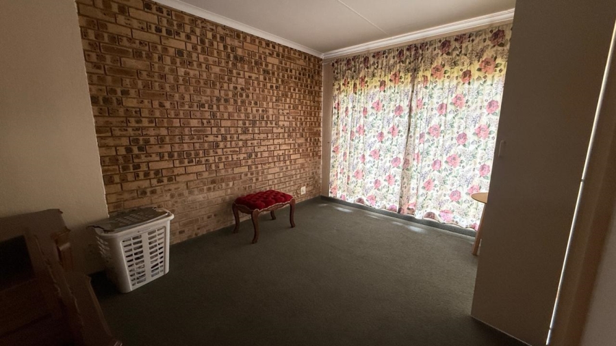4 Bedroom Property for Sale in Aerorand Mpumalanga