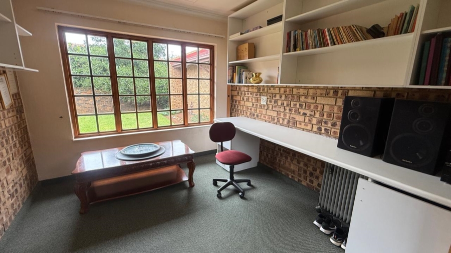 4 Bedroom Property for Sale in Aerorand Mpumalanga