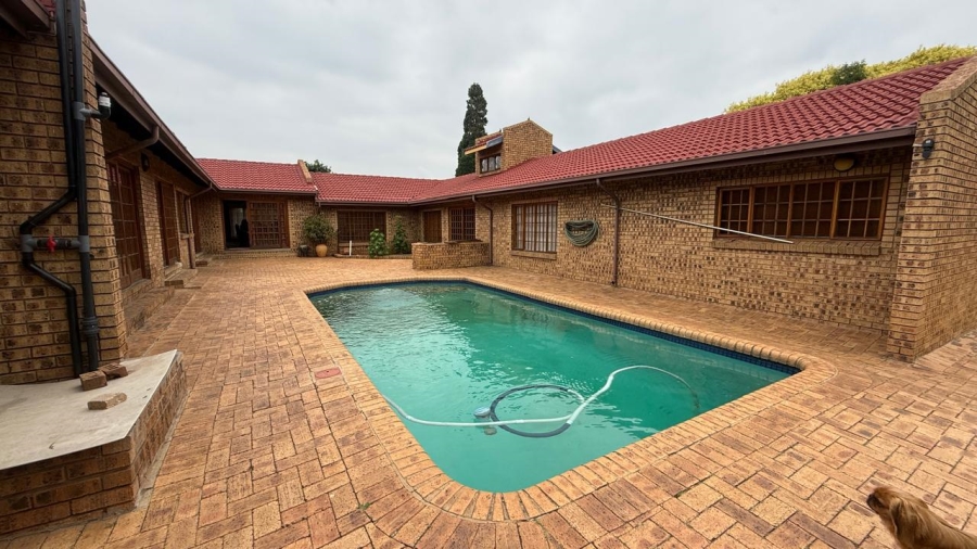 4 Bedroom Property for Sale in Aerorand Mpumalanga