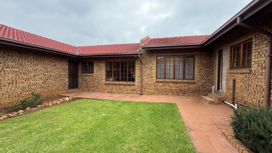 4 Bedroom Property for Sale in Aerorand Mpumalanga