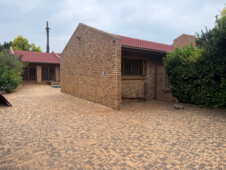 4 Bedroom Property for Sale in Aerorand Mpumalanga