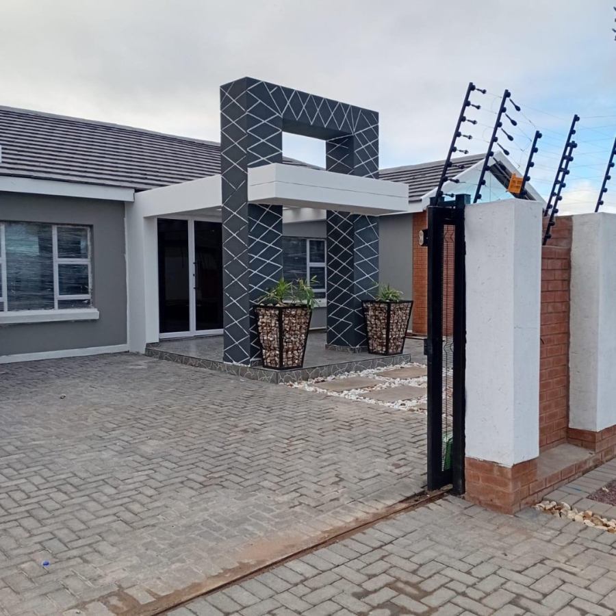 4 Bedroom Property for Sale in Aerorand Mpumalanga