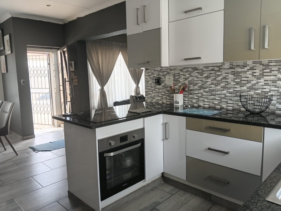 4 Bedroom Property for Sale in Komdraai Mpumalanga
