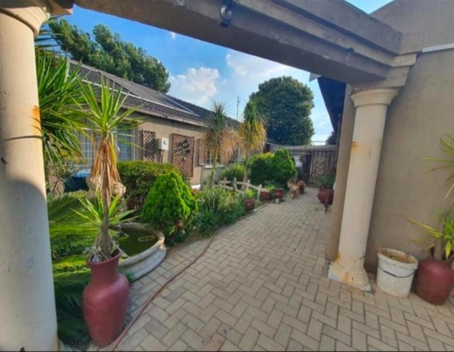 7 Bedroom Property for Sale in Secunda Mpumalanga